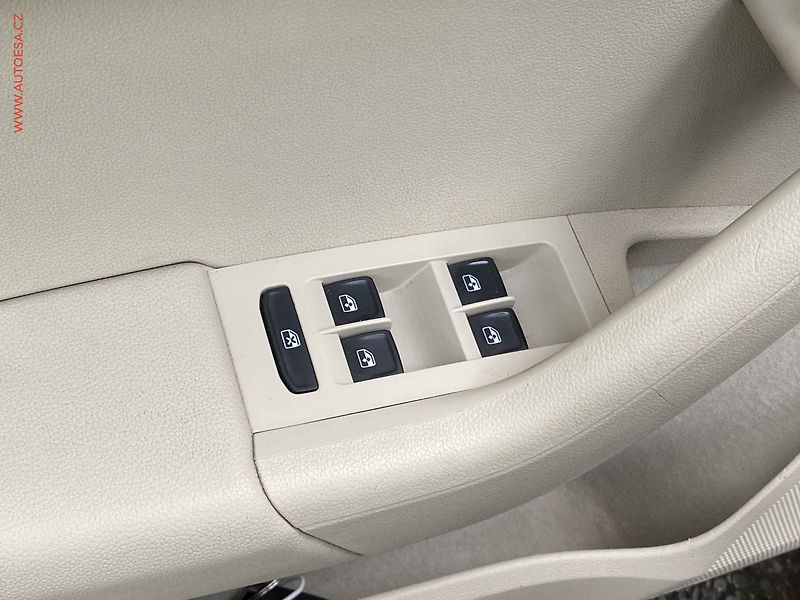 Škoda Octavia (2017) 1.8 TSi, ČR, Style, DSG, LED - fotka 11 z 18