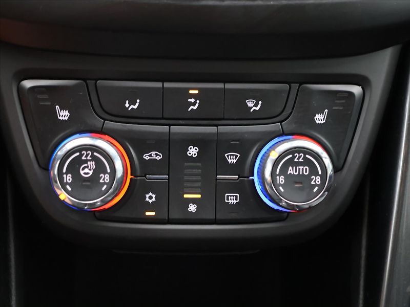 Opel Zafira 2,0 CDTI 125kW OPC-Line 7-Míst - fotka 21 z 31