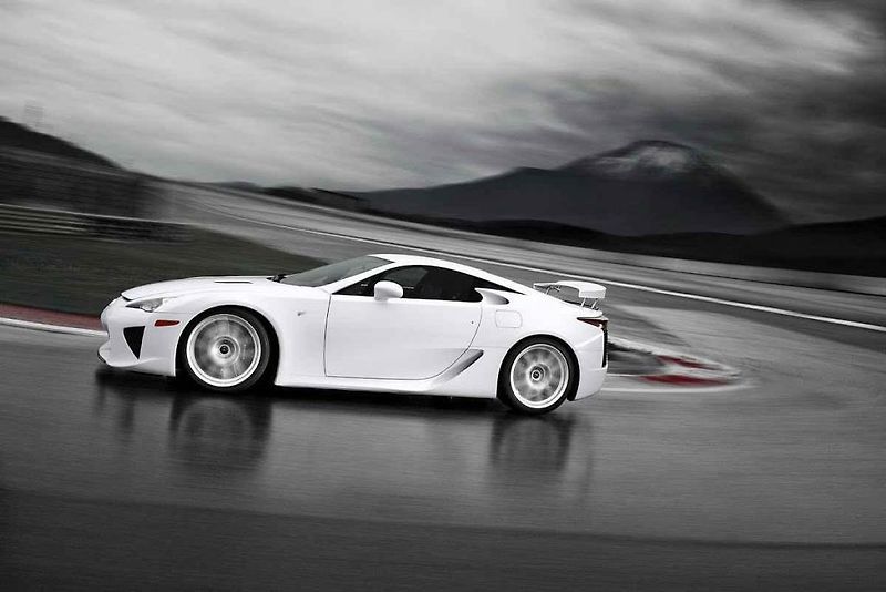 Lexus LFA.