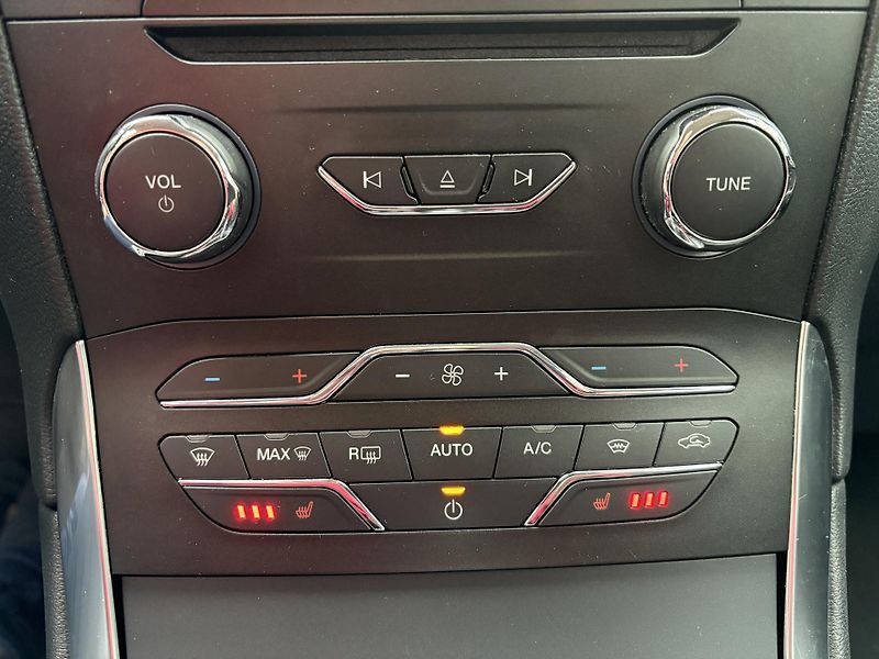 Ford Galaxy (2022) 2.0 EcoBlue  Titanium 7 míst - fotka 19 z 30