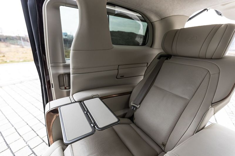 Lexus LM 350h  350H 2,5 HEV Luxury VIP Amonit - fotka 23 z 39