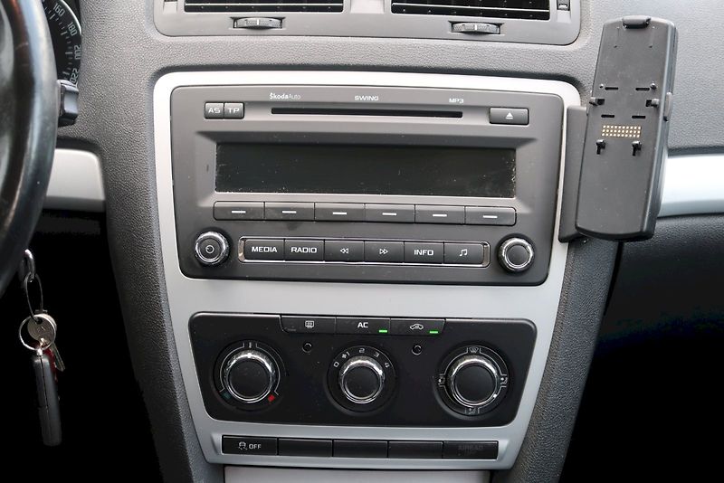 Škoda Octavia (2011) Ambiente Plus 1.4 TSI 90 kW - fotka 21 z 22