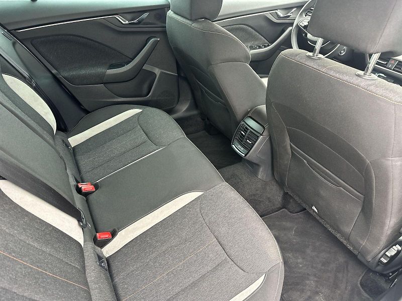 Škoda Kamiq (2024) 1.0 TSI Top Selection - fotka 11 z 31