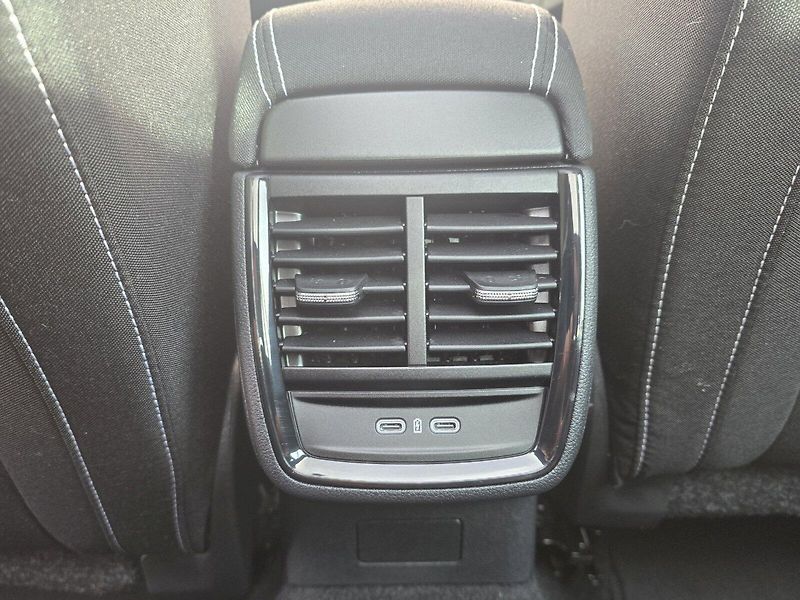 Škoda Kamiq (2024) 1,0TSI 85KW DSG MONTE CARLO - fotka 25 z 33