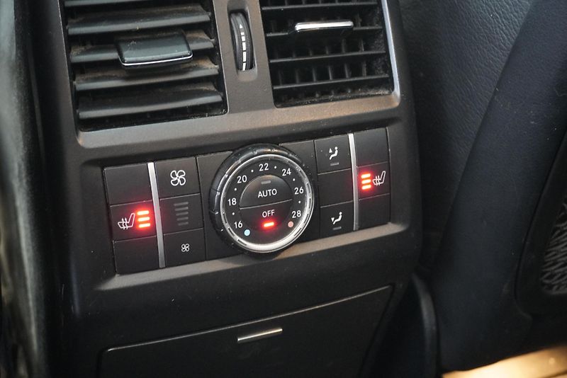 Mercedes-Benz GL GL350 3,0D V6 4MATIC AUT. - fotka 31 z 36