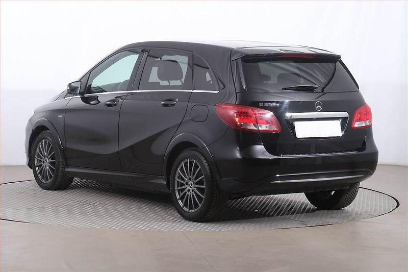 Mercedes-Benz Třídy B (2018) B 250 e, Automat, Navi - fotka 4 z 26