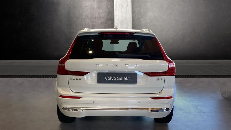Volvo XC60 INSCRIPTION, B5 FWD, 184+10 kW - fotka 6 z 24