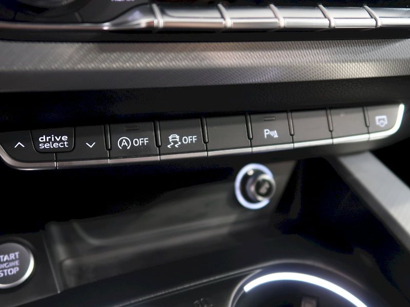Audi A4 (2019) 40TDI 140KW 4x4 WEBASTO NAVI - fotka 28 z 39