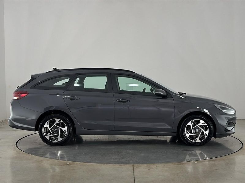 Hyundai i30 SMART DCT - fotka 16 z 26