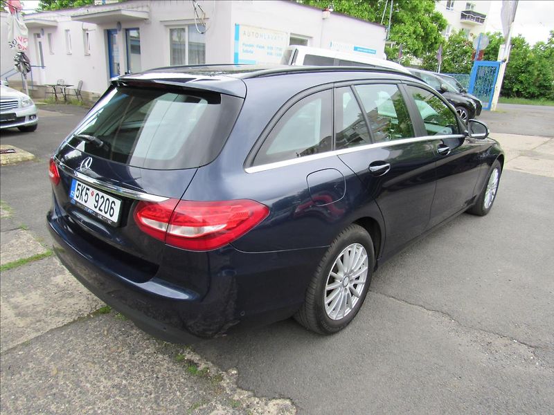 Mercedes-Benz Třídy C 1,6 d C200 BlueTEC - fotka 6 z 36