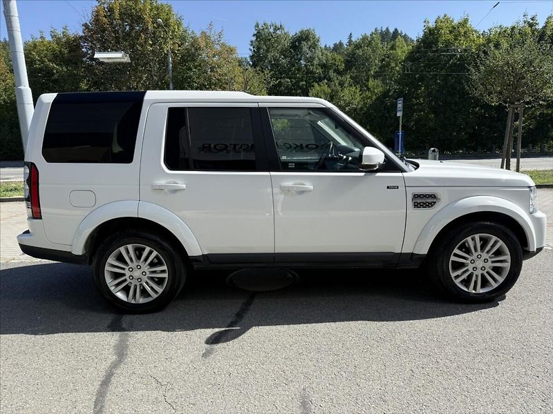Land Rover Discovery 3,0 4 TDV6 HSE - fotka 4 z 23