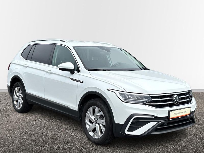 Volkswagen Tiguan Life DSG - fotka 14 z 28