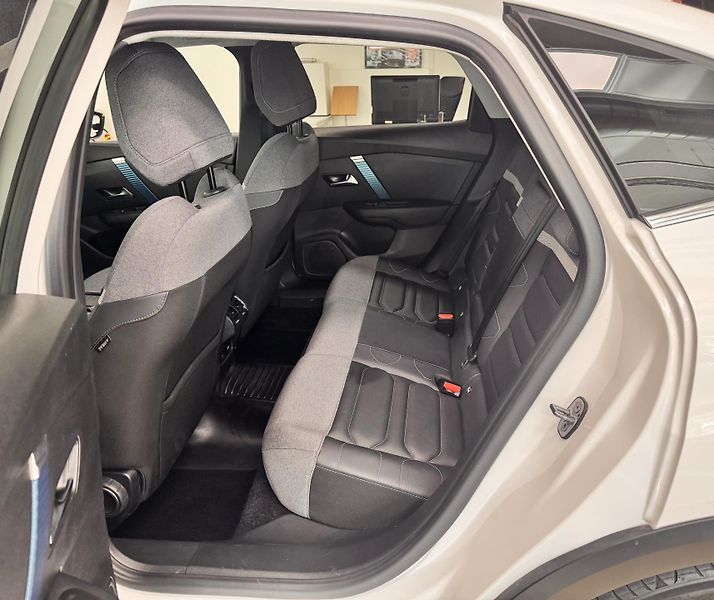 Citroën ë-C4 X 1.MAJITEL, ČR, DPH,V ZÁRUCE - fotka 11 z 32