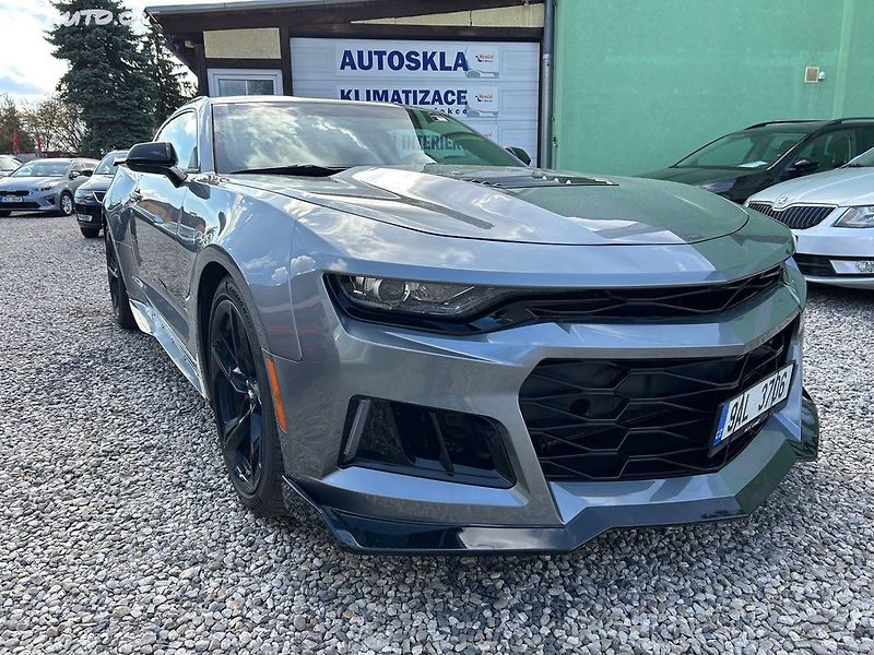 Chevrolet Camaro (2021) 6.2 V8 - fotka 3 z 28