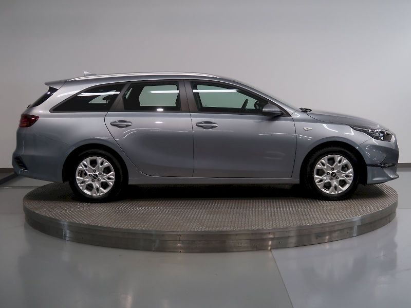 Kia Ceed (2024) FRESH 1.5T-GDI 118kW ZÁRUKA - fotka 8 z 33