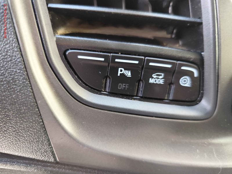 Ford Transit Custom (2020) 2.0TDCi L2H1 5míst, AC - fotka 16 z 23