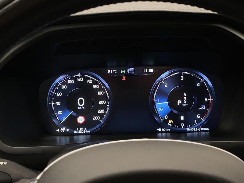 Volvo XC90 B5 AWD INSCRIPTION REZERVACE - fotka 25 z 46