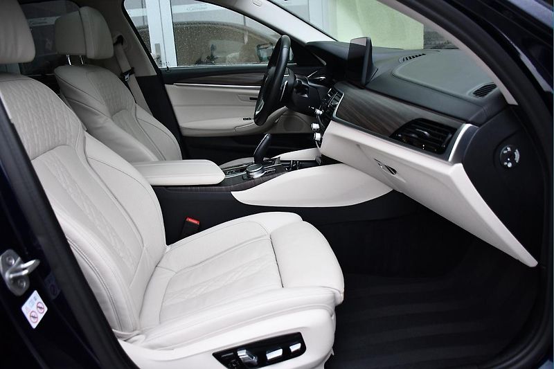 BMW Řada 5 540i xD LUXURY HUD LASER TAŽNÉ - fotka 17 z 46
