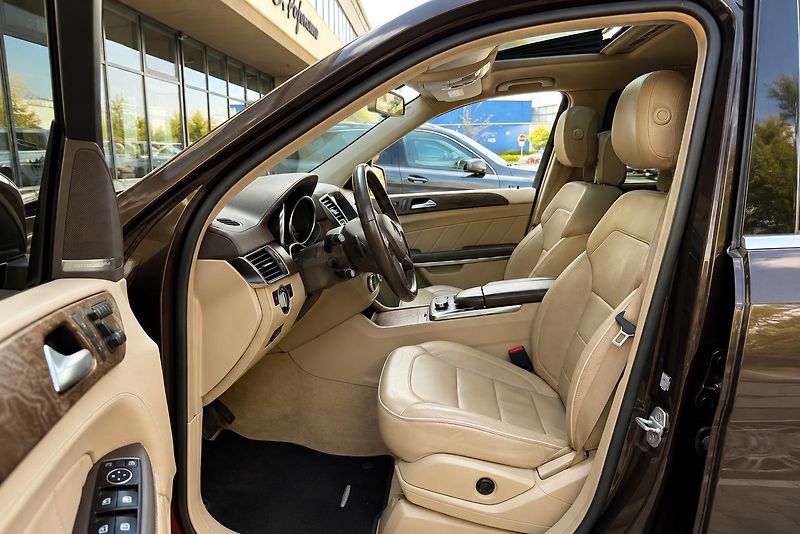 Mercedes-Benz GL (2014) GL 350 Bluetec 4Matic - fotka 12 z 42