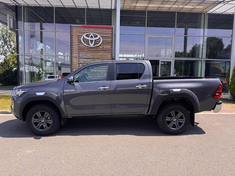 Toyota Hilux 2.4 Active 4x4 - fotka 5 z 13