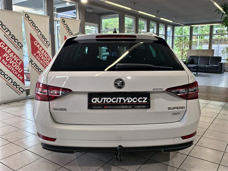 Škoda Superb 2.0 TDi 140kW 4x4 DSG STYLE - fotka 6 z 25
