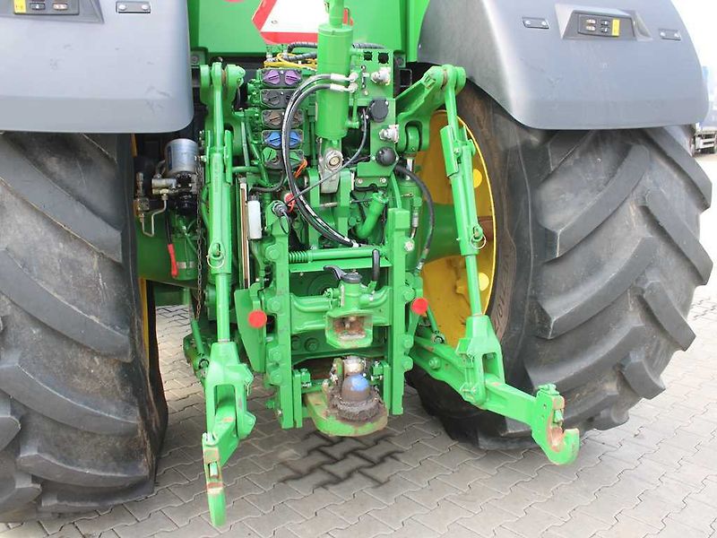 John Deere 7R 330 - fotka 6 z 22