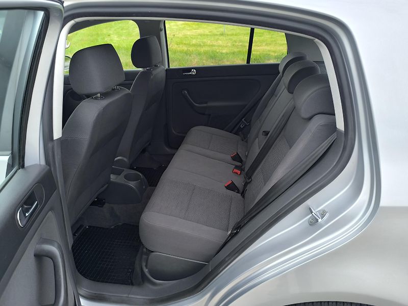 Volkswagen Golf Plus (2005) 1.4 1.MAJITEL,SERVISNI KÍŽKA - fotka 11 z 32