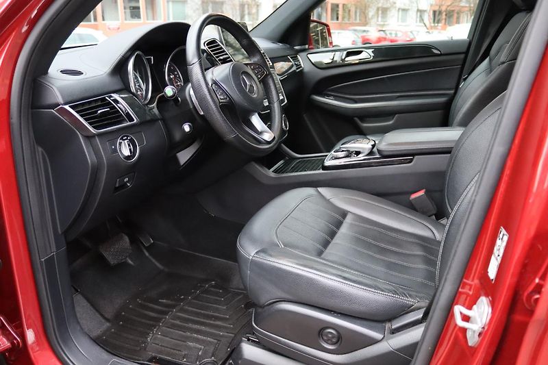Mercedes-Benz GLS 350D 4MATIC AMG PAKET 190kW - fotka 21 z 50
