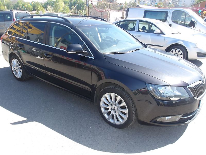 Škoda Superb 2,0TDi 125kW DSG! 2 x ALU kola - fotka 4 z 31