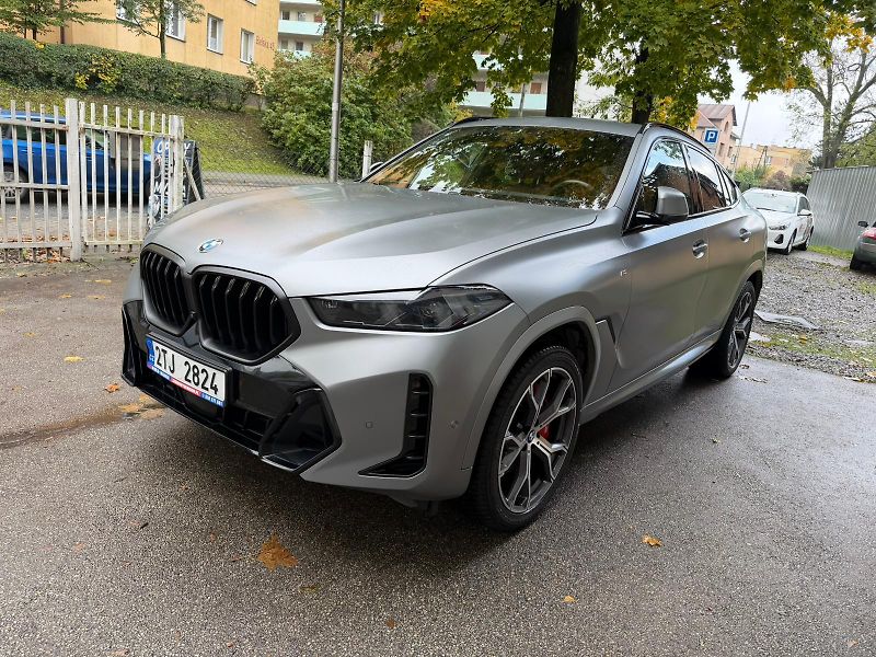 BMW X6 xDrive30d M Sport - fotka 2 z 23