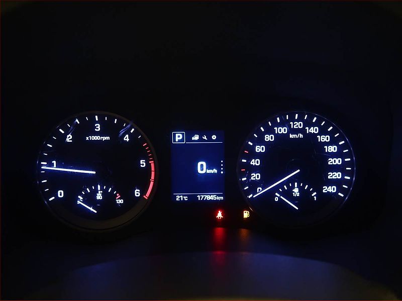 Hyundai Tucson (2018) 1.7 CRDi, Automat, Xenony - fotka 11 z 17