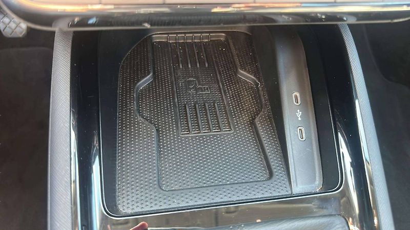 Škoda Scala Top Selection 1,0 TSI 85kW MT6 - fotka 16 z 27