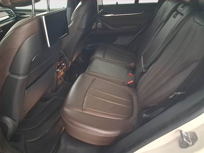 BMW X5 (2014) M Paket xDrive30d - fotka 10 z 23