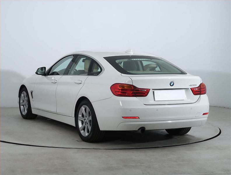 BMW Řada 4 (2015) 420i, Automat, Serv.kniha - fotka 4 z 21