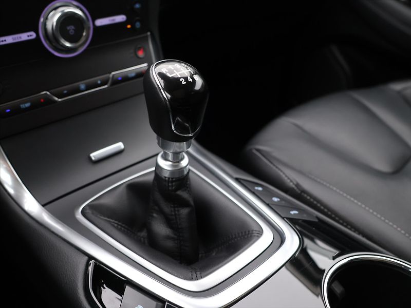 Ford S-MAX 2,0 TDCI 110kW Titanium Pano - fotka 21 z 30