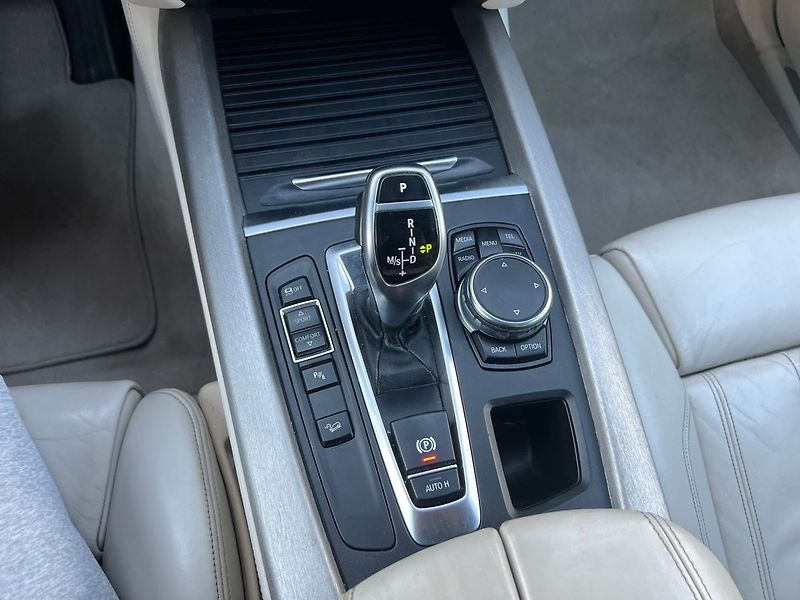 BMW X5 30d xDrive-2019 ALU - fotka 26 z 36