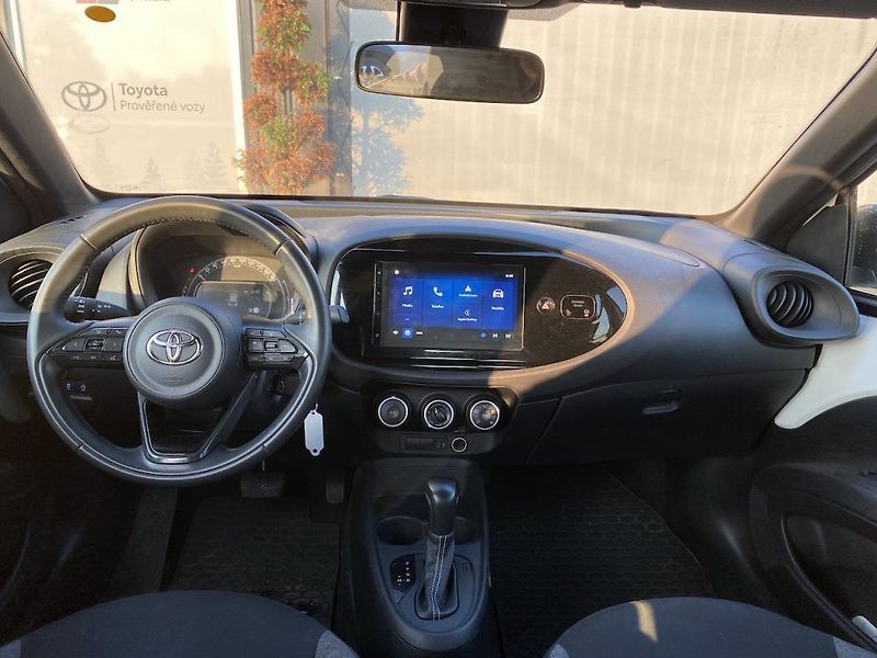 Toyota Aygo 1.0i, ČR, Comfort, automat - fotka 9 z 16