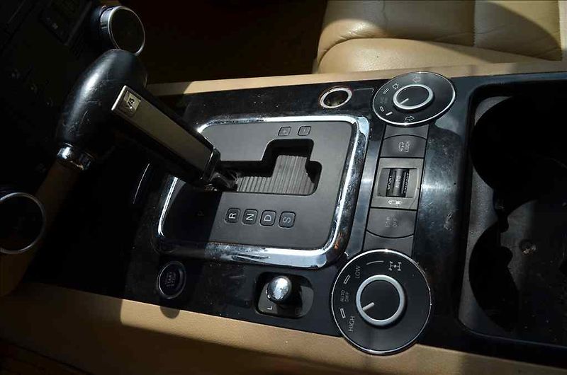 Volkswagen Touareg (2008) 3,0 TDI - fotka 22 z 30