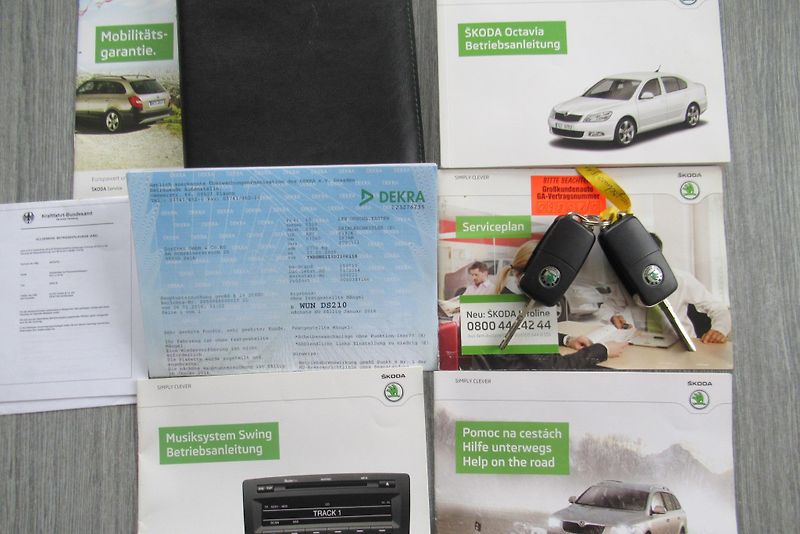 Škoda Octavia 2.0 TDi AUT.KLIMA VYHŘÍV.SED. - fotka 18 z 18