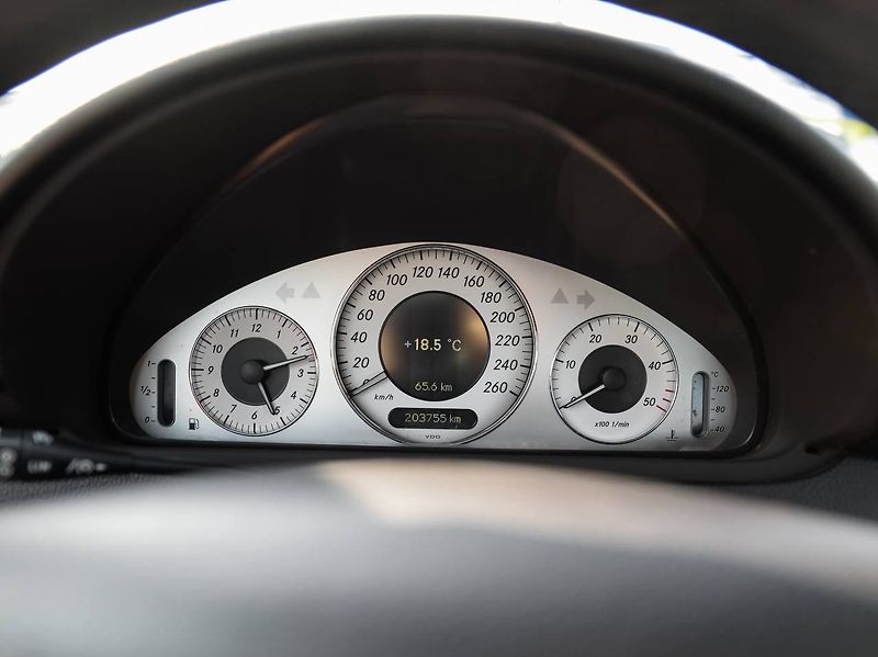 Mercedes-Benz CLK (2007) 220 CDI AVANTGARDE - fotka 17 z 20