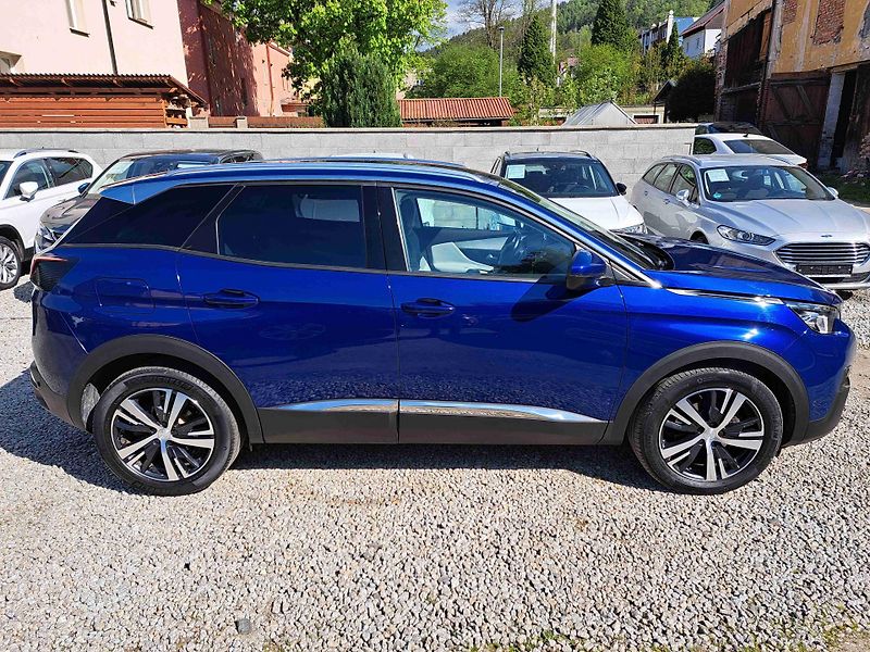Peugeot 3008 (2020) 1,2 PT  EAT8 LED  ALLURE  NAVI - fotka 2 z 19