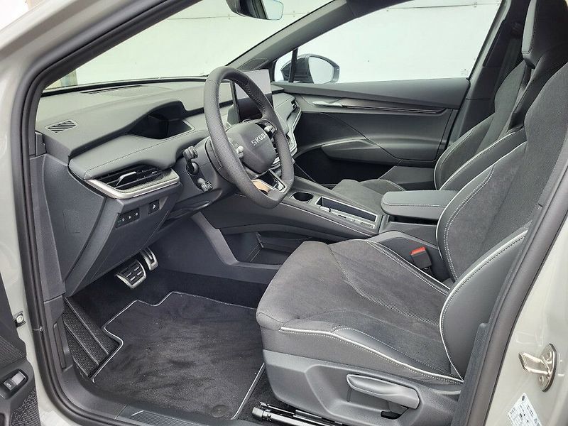 Škoda Elroq Sportline 85 82kWh 210kW - fotka 8 z 35