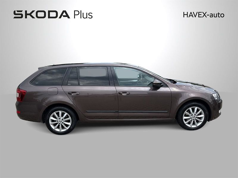Škoda Octavia (2013) Combi 1.6 TDI Ambition - fotka 24 z 26