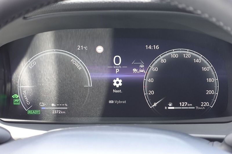 Toyota C-HR 2,0 PHEV Plug-in Style bi-tone - fotka 26 z 33