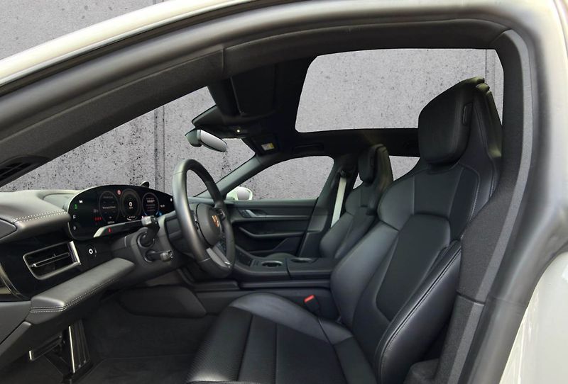 Porsche Taycan Sport Turismo BOSE Pano Matrix - fotka 9 z 20