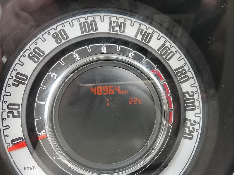 Fiat 500C (2010) motor 1.4 16V ČR 1.majitel - fotka 19 z 34