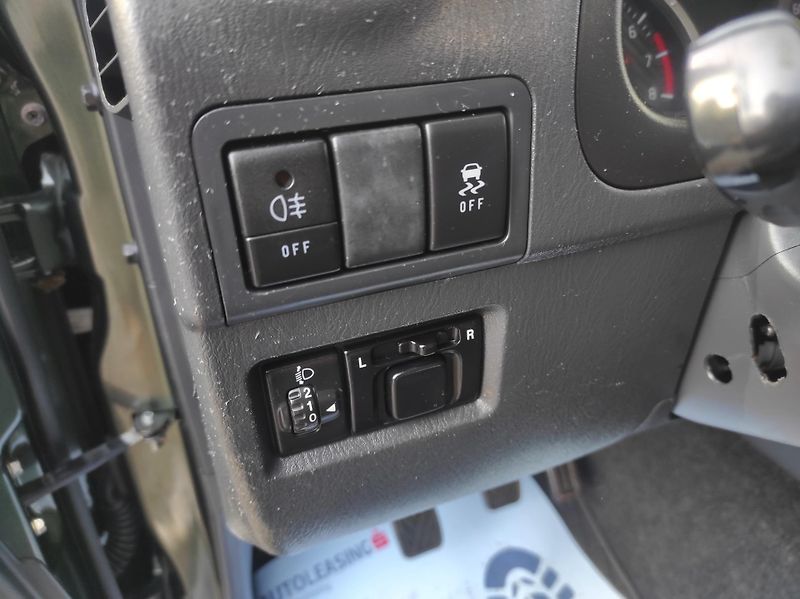 Suzuki Jimny 1,3DOHC 16V 62kW,4x4,Face,TZ - fotka 13 z 26