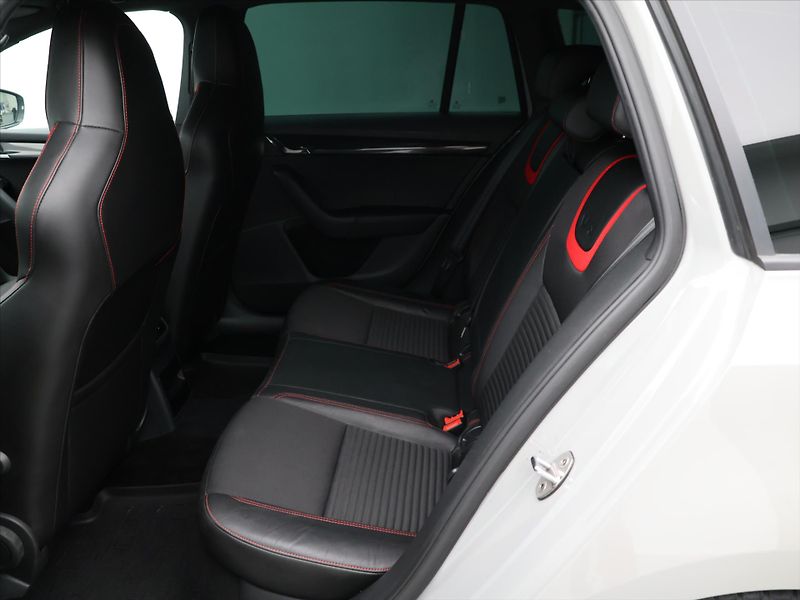 Škoda Octavia RS 2.0 TSI 162kW CZ Aut.klima - fotka 15 z 32