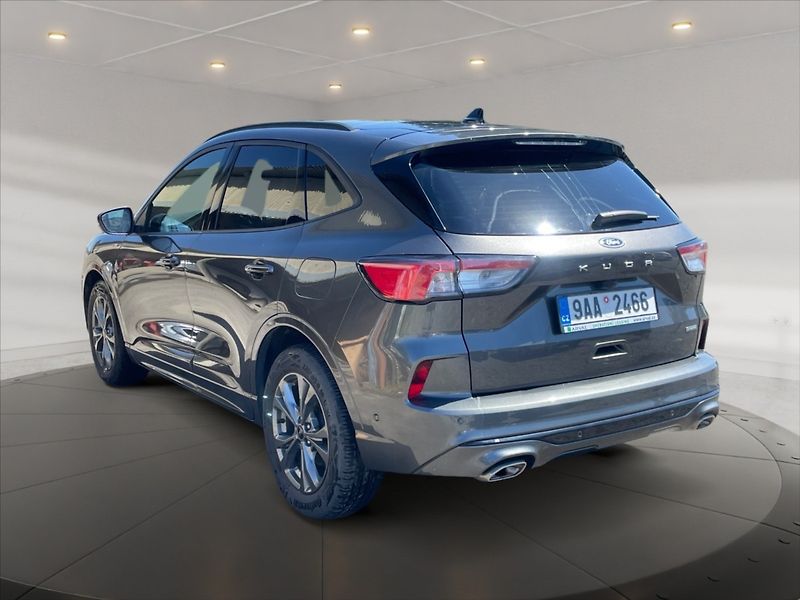 Ford Kuga 2,5 DT HEV ST-Line X AT - fotka 4 z 11