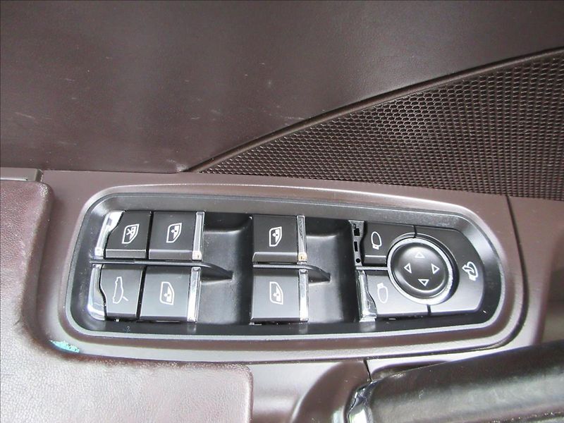 Porsche Cayenne 3,0 D, Navi, Kůže, 20ALU - fotka 23 z 33